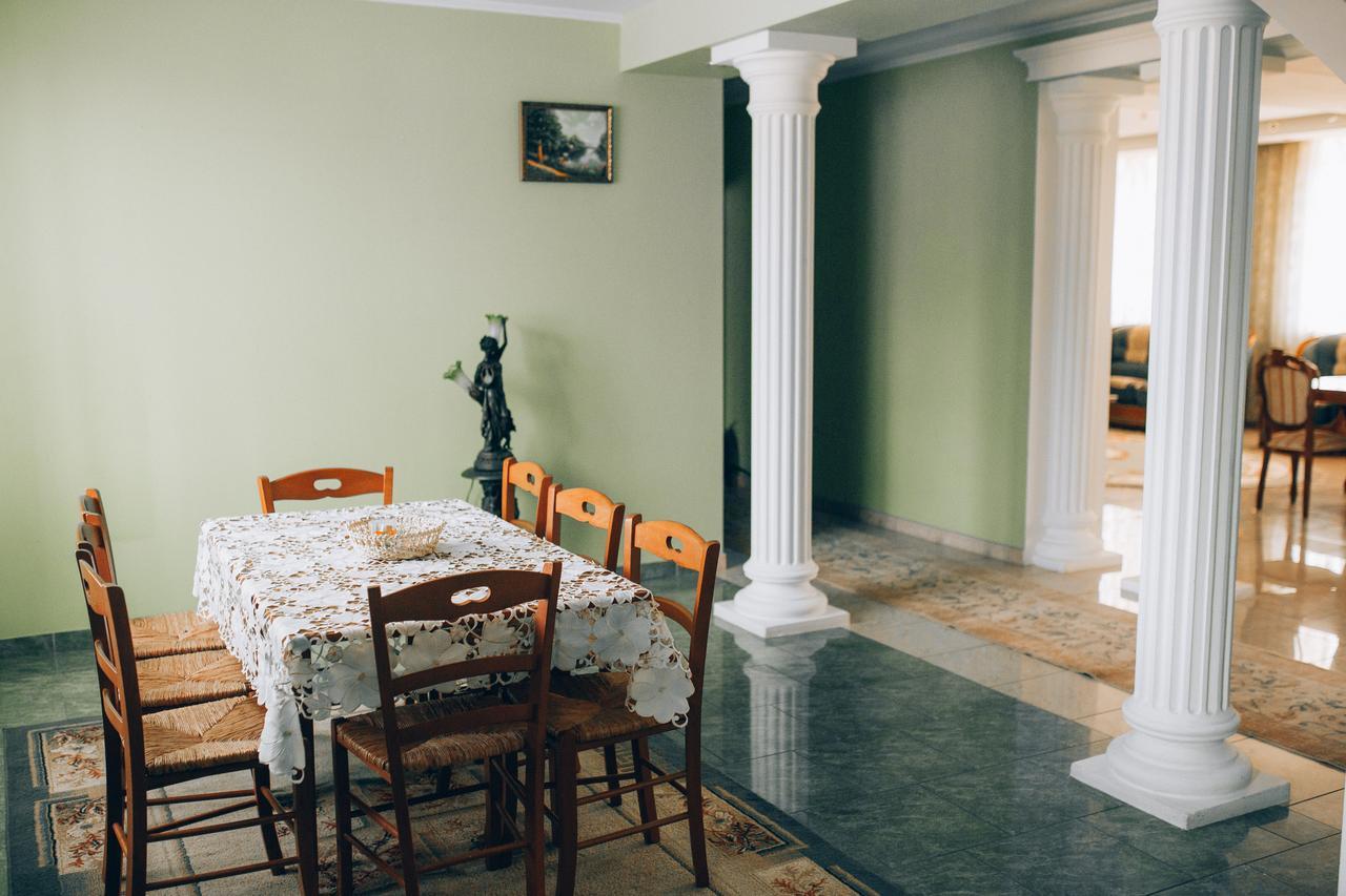 Fermerska Hata Dubno Esterno foto